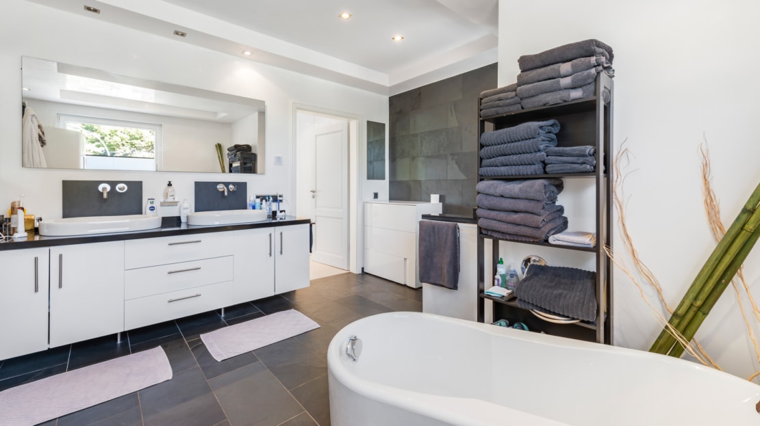 V-4250 Santa Ponsa Moderne Villa mit atemberaubendem Weitblick bis auf die Bucht von Santa Ponsa