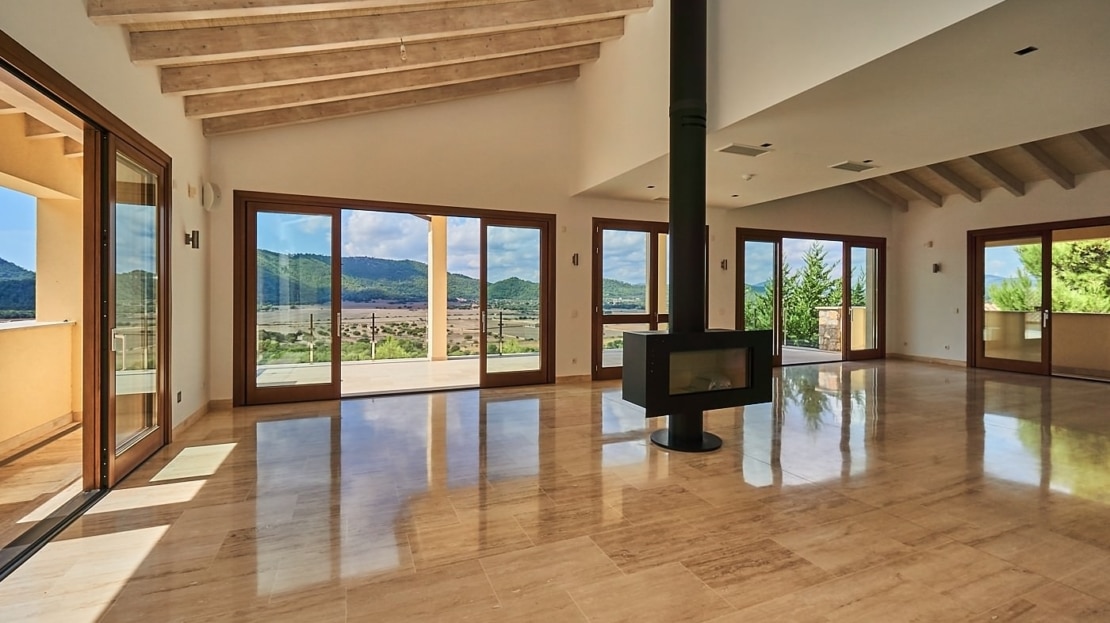 V-2078 Imposante Villa mit Ferienvermietungslizenz und Blick über das Tal sowie den Golfplatz von Canyamel