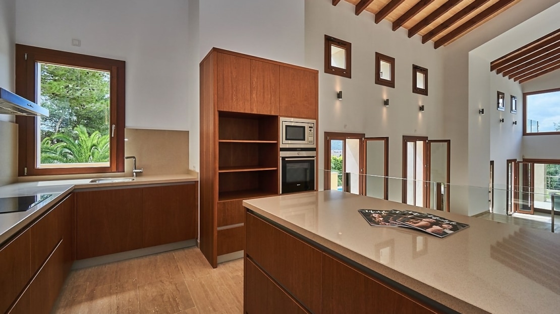 V-2080 Moderne Villa in Südlage mit Ferienvermietungslizenz, direkt neben dem Golfclub Canyamel