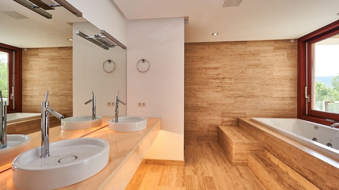 V-2082 Stylische Villa mit Ferienvermietungslizenz und herrlichem Weitblick, neben dem Golfplatz in Canyamel