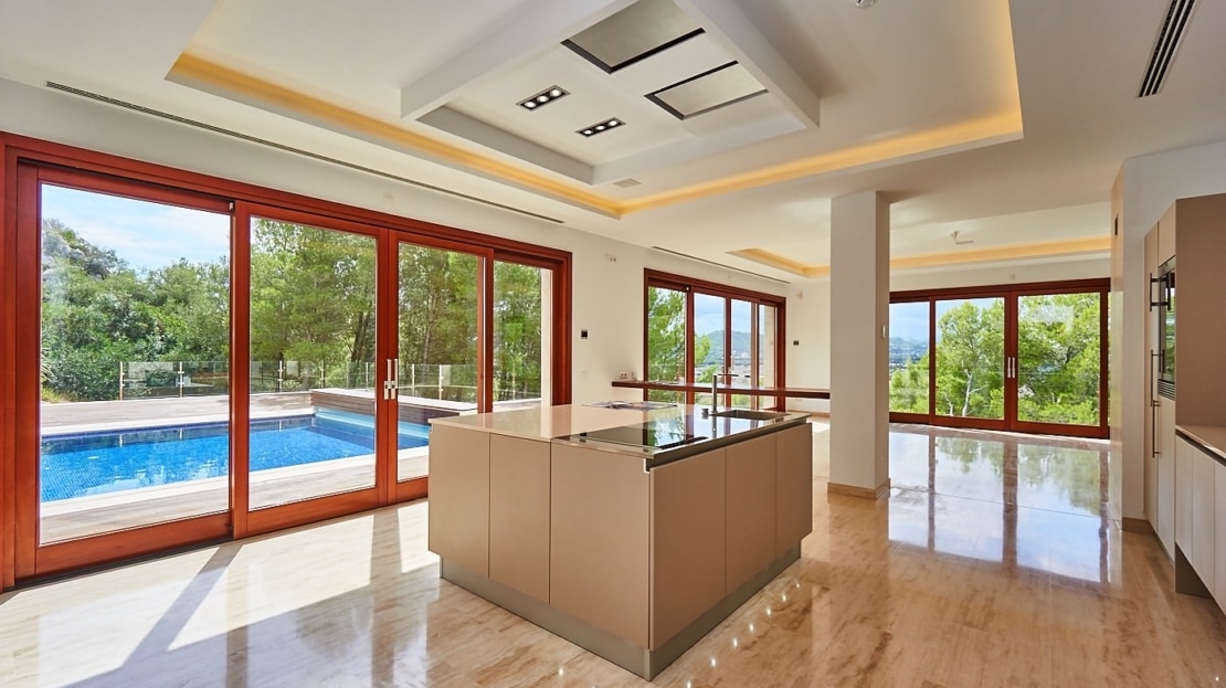 V-2082 Stylische Villa mit Ferienvermietungslizenz und herrlichem Weitblick, neben dem Golfplatz in Canyamel