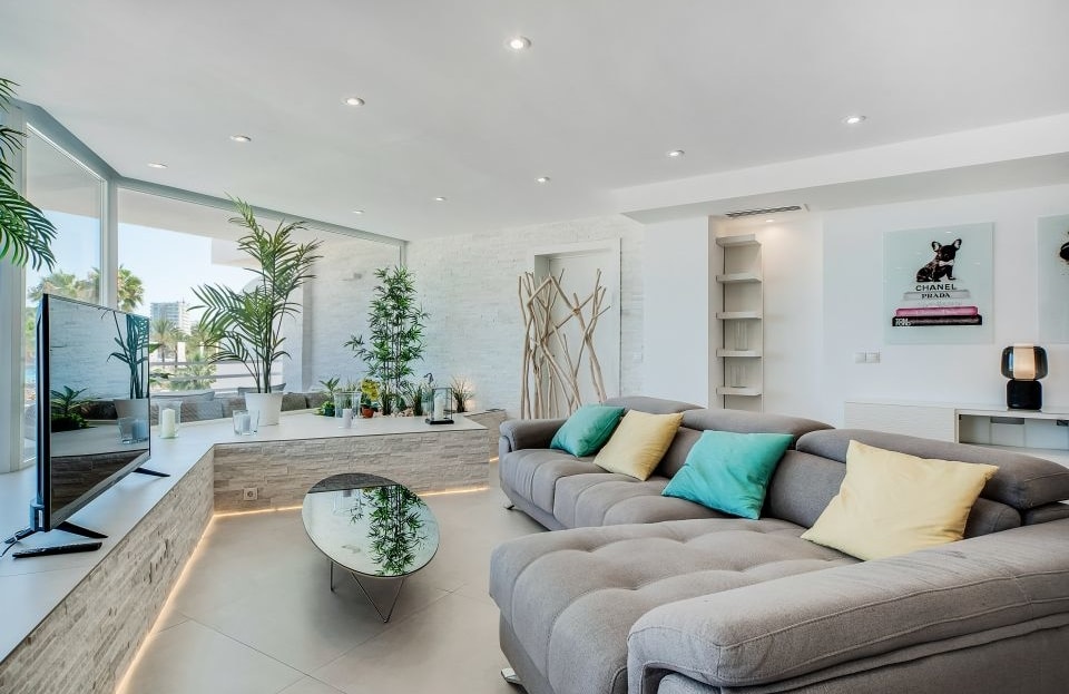 A-4691 Renoviertes Luxus Apartment in 1. Meereslinie mit  fantastischem Rundum Ausblick  4