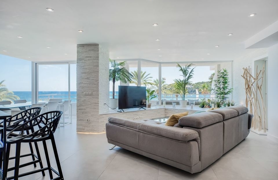 A-4691 Renoviertes Luxus Apartment in 1. Meereslinie mit  fantastischem Rundum Ausblick  3