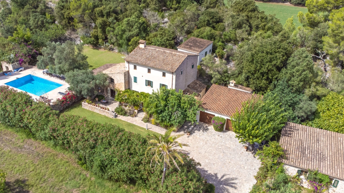 F-2301 Finca mit drei Gästehäusern mit großer Pool-Landschaft und Ferienvermietungslizenz in Cala San Vicente