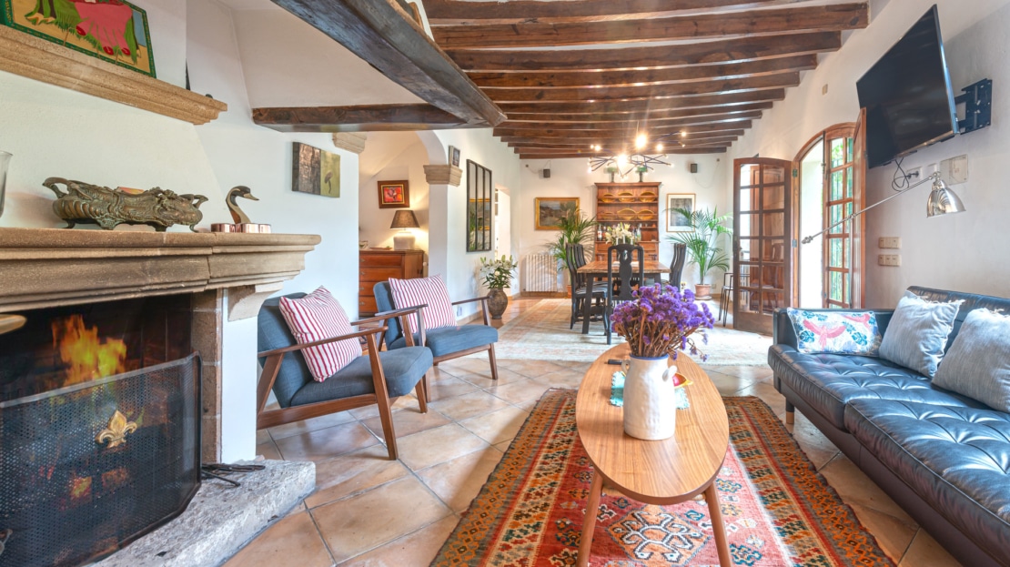 F-2301 Finca mit drei Gästehäusern mit großer Pool-Landschaft und Ferienvermietungslizenz in Cala San Vicente