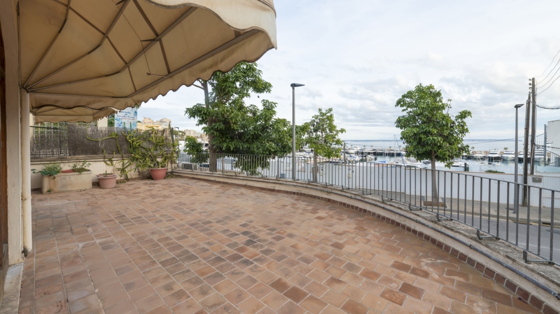 4949 INVESTITION!  Beeindruckendes Haus in erster Linie in Calanova mit herrlichem Meerblick 30