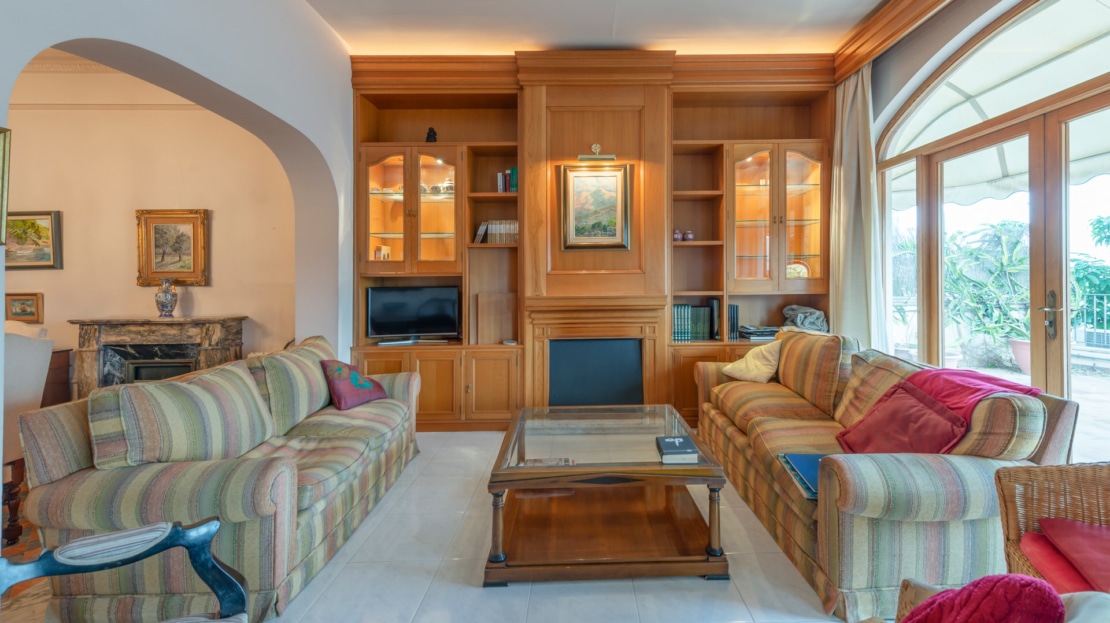 4949 INVESTITION!  Beeindruckendes Haus in erster Linie in Calanova mit herrlichem Meerblick 19