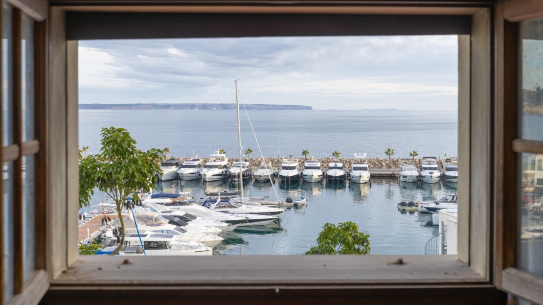 4949 INVESTITION!  Beeindruckendes Haus in erster Linie in Calanova mit herrlichem Meerblick 12