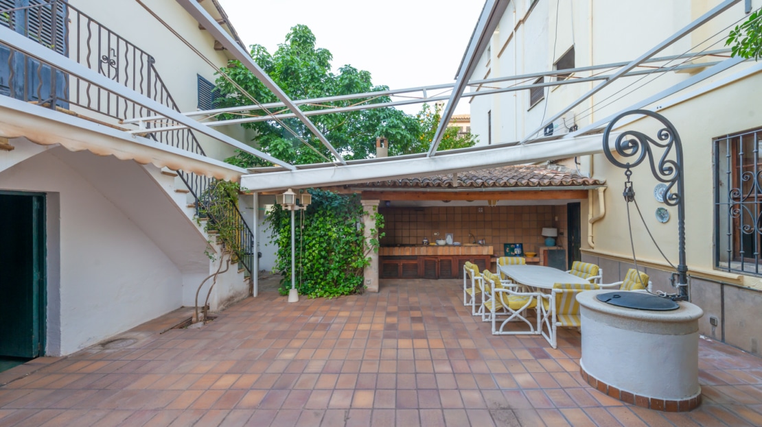 4949 INVESTITION!  Beeindruckendes Haus in erster Linie in Calanova mit herrlichem Meerblick 17