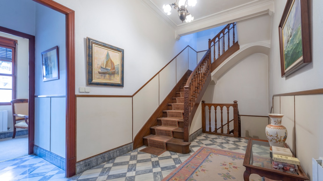 4949 INVESTITION!  Beeindruckendes Haus in erster Linie in Calanova mit herrlichem Meerblick 24