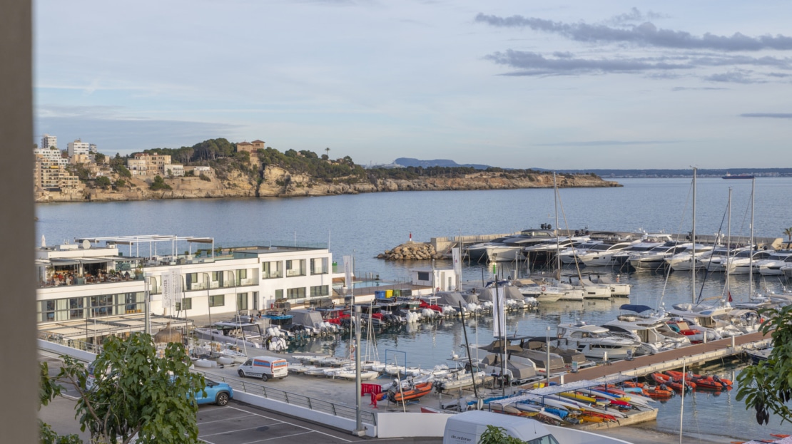 4949 INVESTITION!  Beeindruckendes Haus in erster Linie in Calanova mit herrlichem Meerblick 11