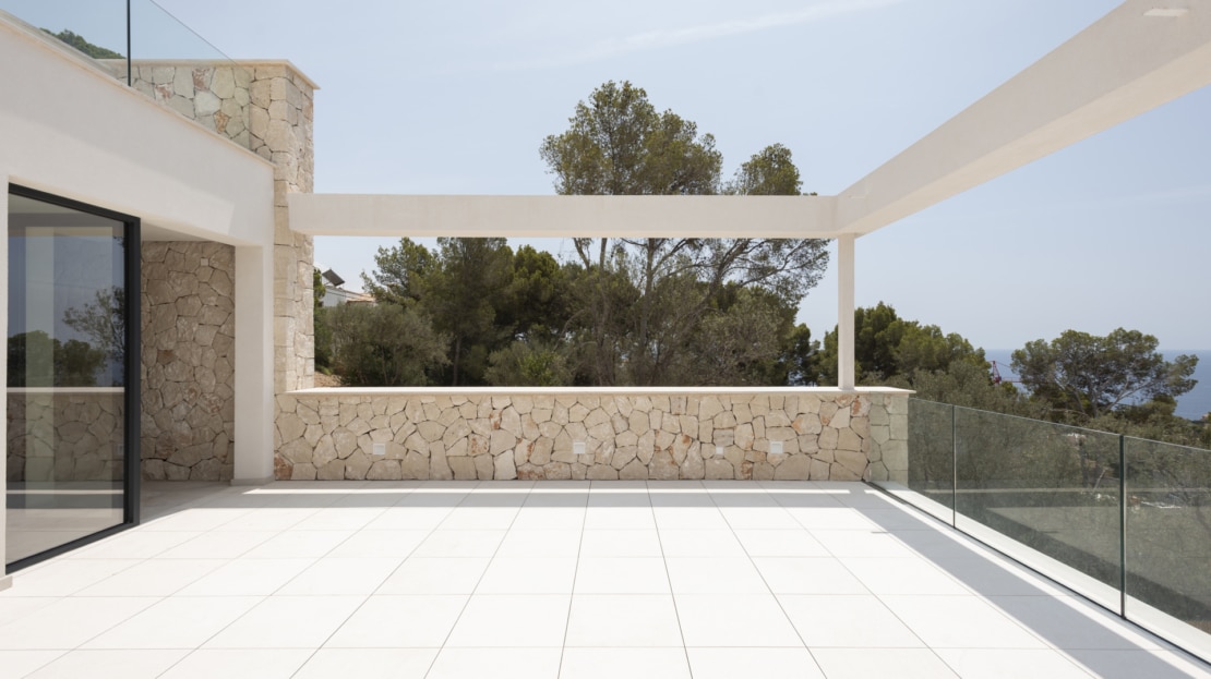 V-4697 ERSTBEZUG! Beeindruckende Neubau Villa in Portals Nous mit herrlichem Meerblick