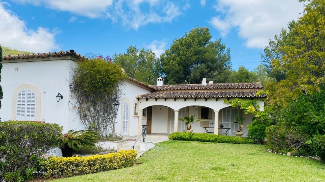 5042-121 Beeindruckendes Grundstück in Bendinat Golf mit Baulizenz, Meerblick & Ruhelage