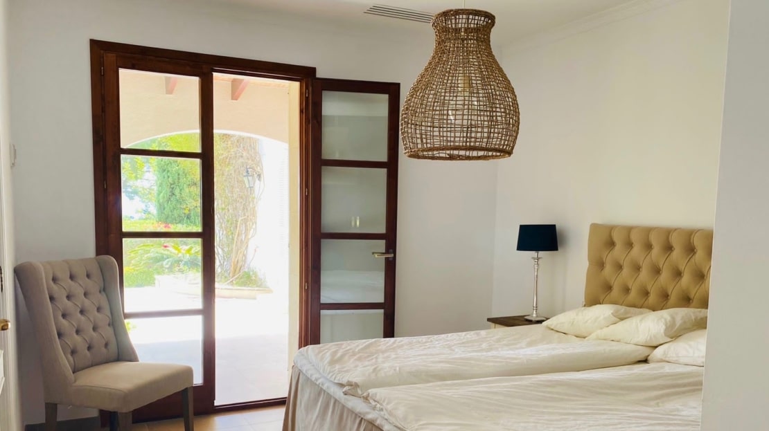 5042-121 Beeindruckendes Grundstück in Bendinat Golf mit Baulizenz, Meerblick & Ruhelage