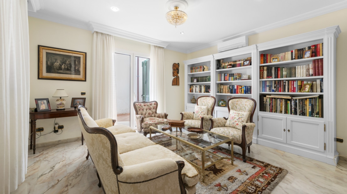 5037 Imposante, mediterrane Villa in Cas Catala, in ruhiger Lage mit großem Pool und Teil-Meerblick 12