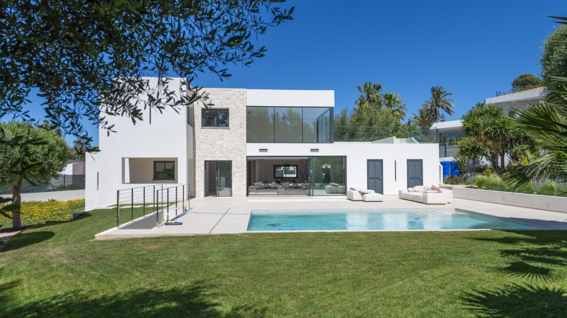 V-4135 NEUBAU! Ruhig gelegene Traum-Villa in Nova Santa Ponça mit Pool, Garten und Privatsphäre 17