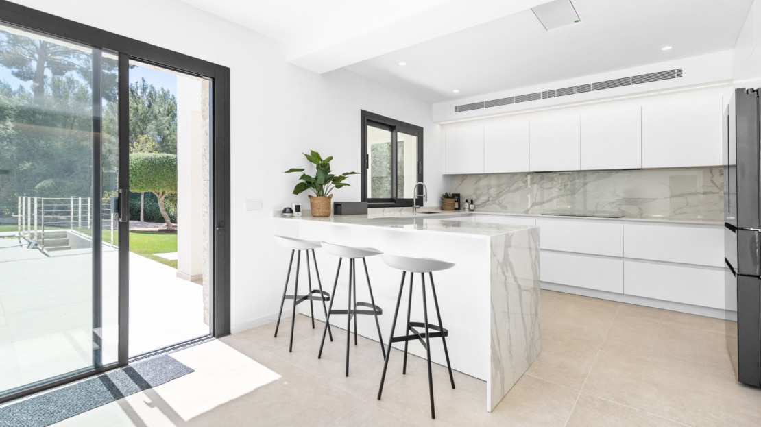 V-4135 NEUBAU! Ruhig gelegene Traum-Villa in Nova Santa Ponça mit Pool, Garten und Privatsphäre 6