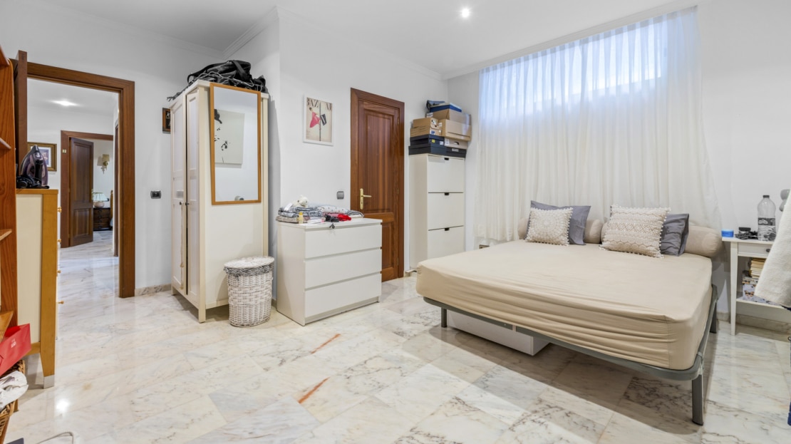 5037 Imposante, mediterrane Villa in Cas Catala, in ruhiger Lage mit großem Pool und Teil-Meerblick 24