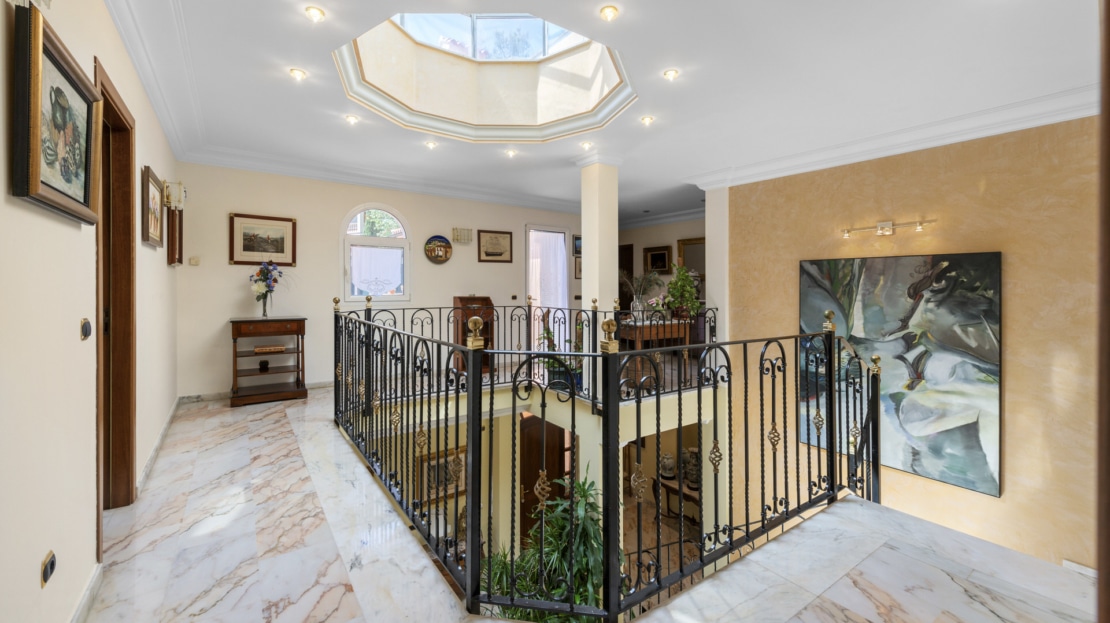 5037 Imposante, mediterrane Villa in Cas Catala, in ruhiger Lage mit großem Pool und Teil-Meerblick 14