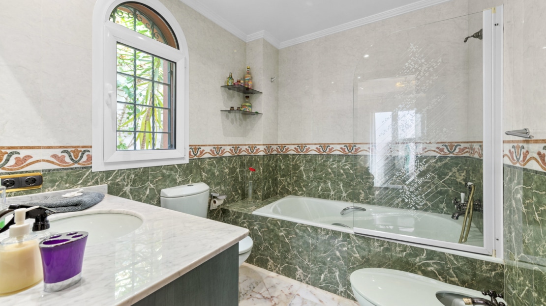 5037 Imposante, mediterrane Villa in Cas Catala, in ruhiger Lage mit großem Pool und Teil-Meerblick 13