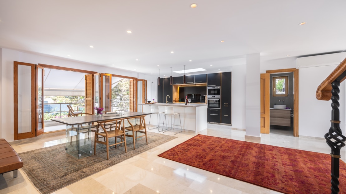 5051 Edle Duplex Dachgeschosswohnung in Bonanova mit Fern-Meerblick