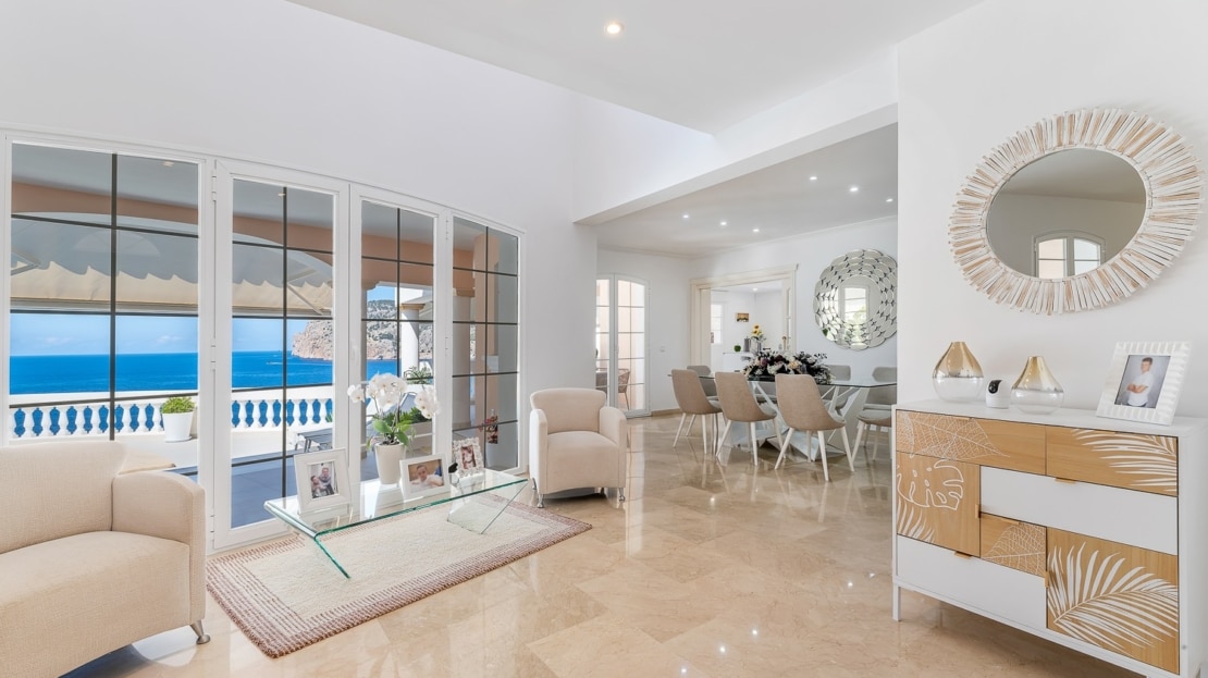 V-4761 Beeindruckende, mediterrane Villa in Camp de Mar mit traumhaftem Meerblick