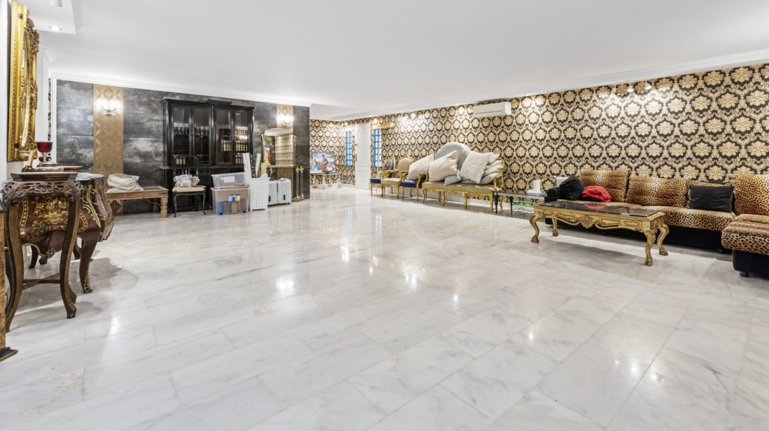 5059 Außergewöhnliche Villa in Badia Blava mit großer Pool Terrasse und eleganter Ausstattung 33