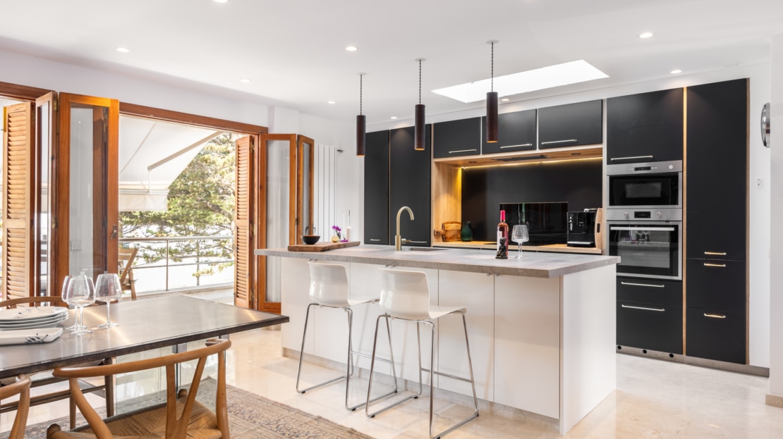 5051 Edle Duplex Dachgeschosswohnung in Bonanova mit Fern-Meerblick