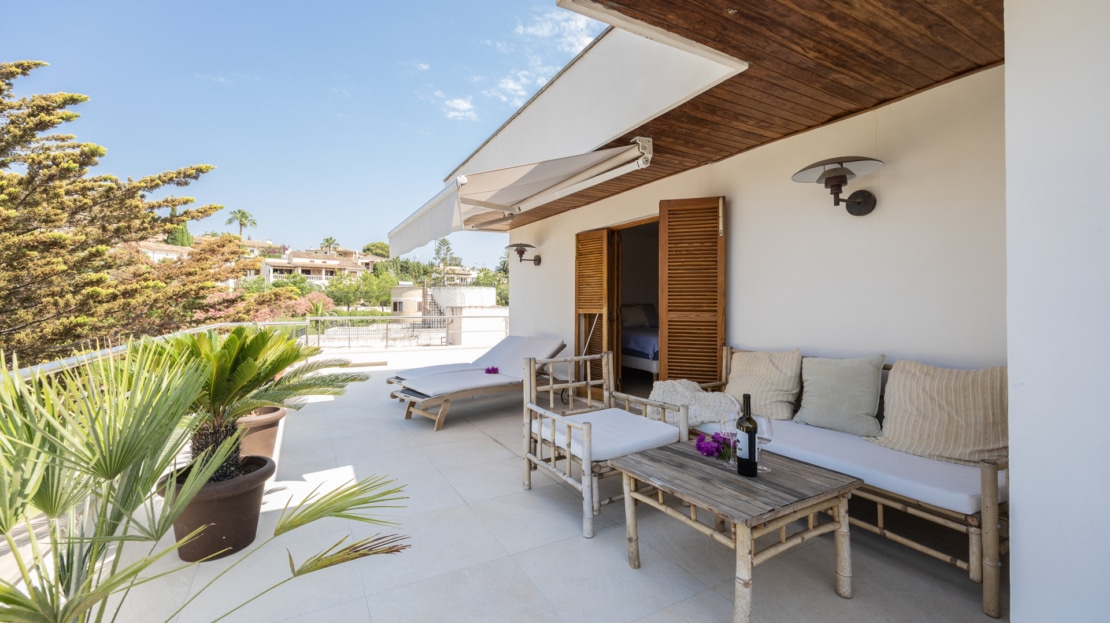 5051 Edle Duplex Dachgeschosswohnung in Bonanova mit Fern-Meerblick