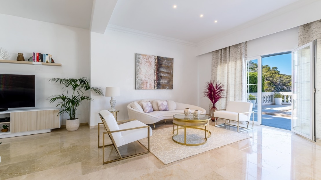 V-4761 Beeindruckende, mediterrane Villa in Camp de Mar mit traumhaftem Meerblick