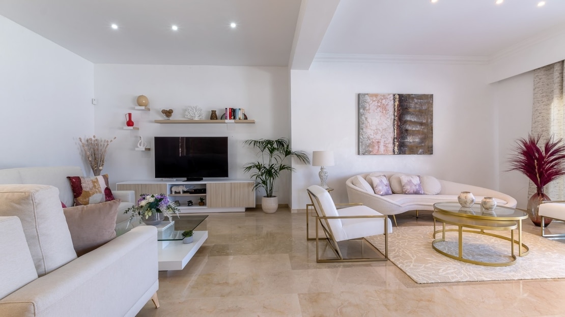 V-4761 Beeindruckende, mediterrane Villa in Camp de Mar mit traumhaftem Meerblick