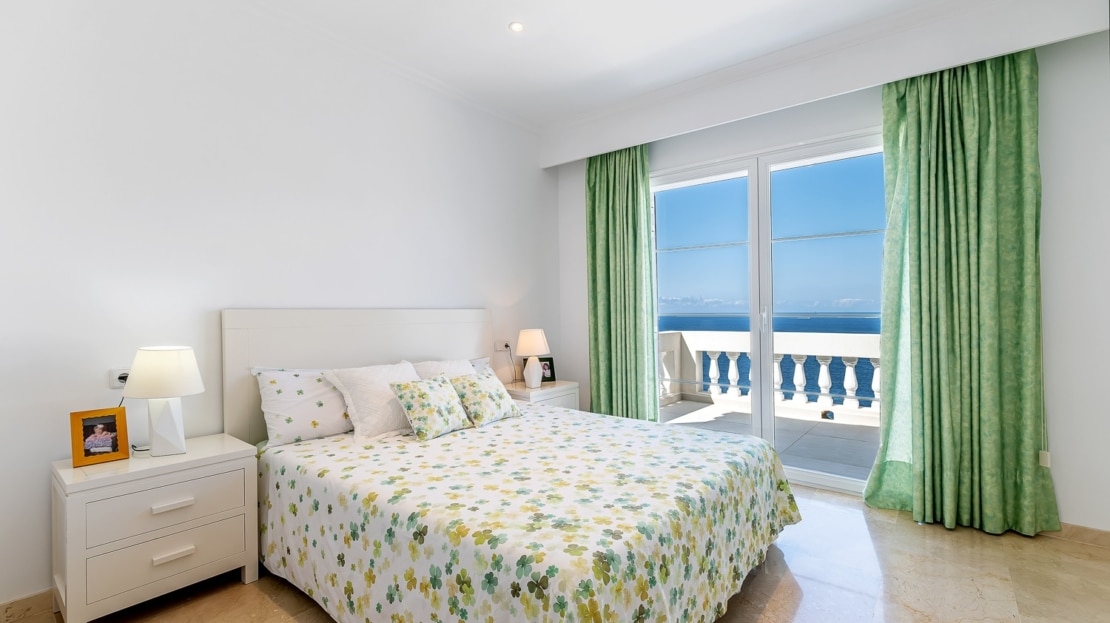 V-4761 Beeindruckende, mediterrane Villa in Camp de Mar mit traumhaftem Meerblick