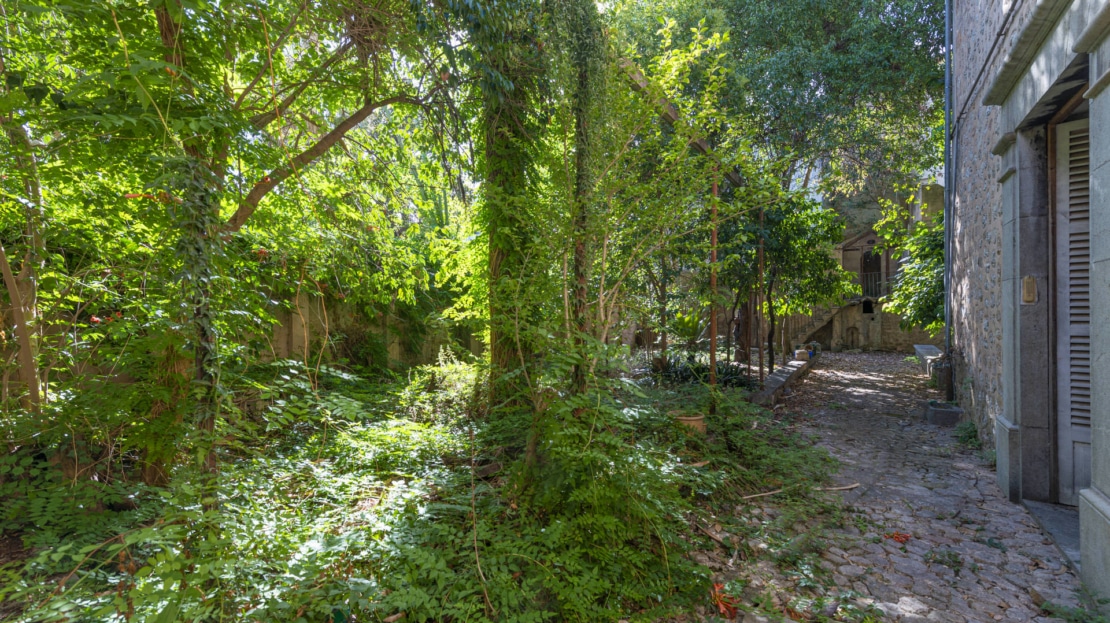 IP-4747 INVESTMENT! Historisches Herrenhaus im Zentrum von Soller mit viel Geschichte und Potenzial 1