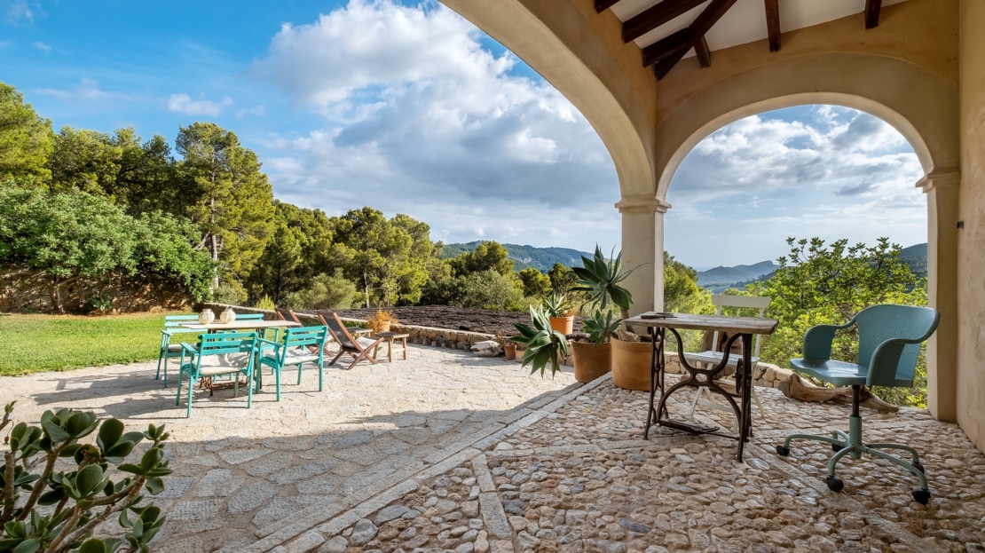 F-4366-98 Charmante Finca in Andratx mit Pool, viel Privatsphäre und Fern-Meerblick