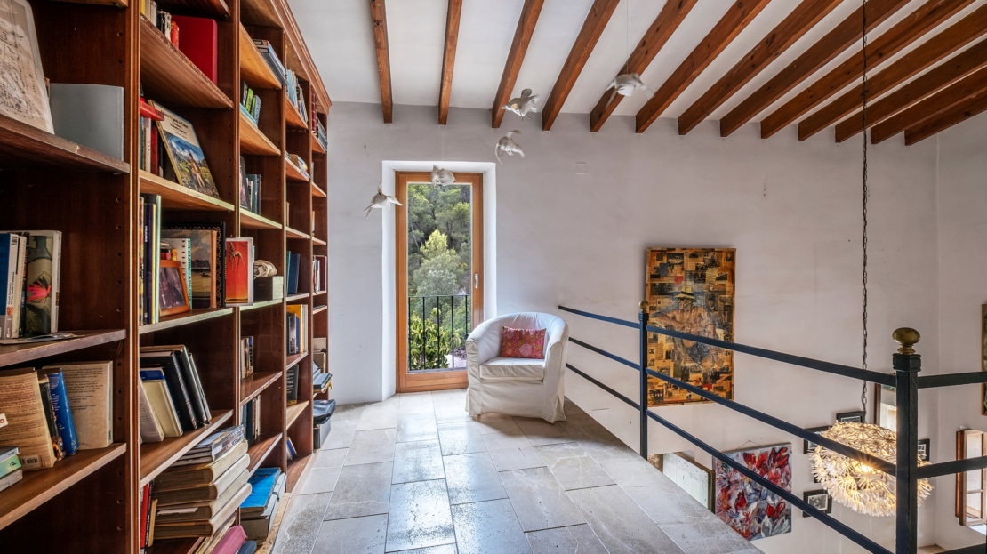 F-4366-98 Charmante Finca in Andratx mit Pool, viel Privatsphäre und Fern-Meerblick