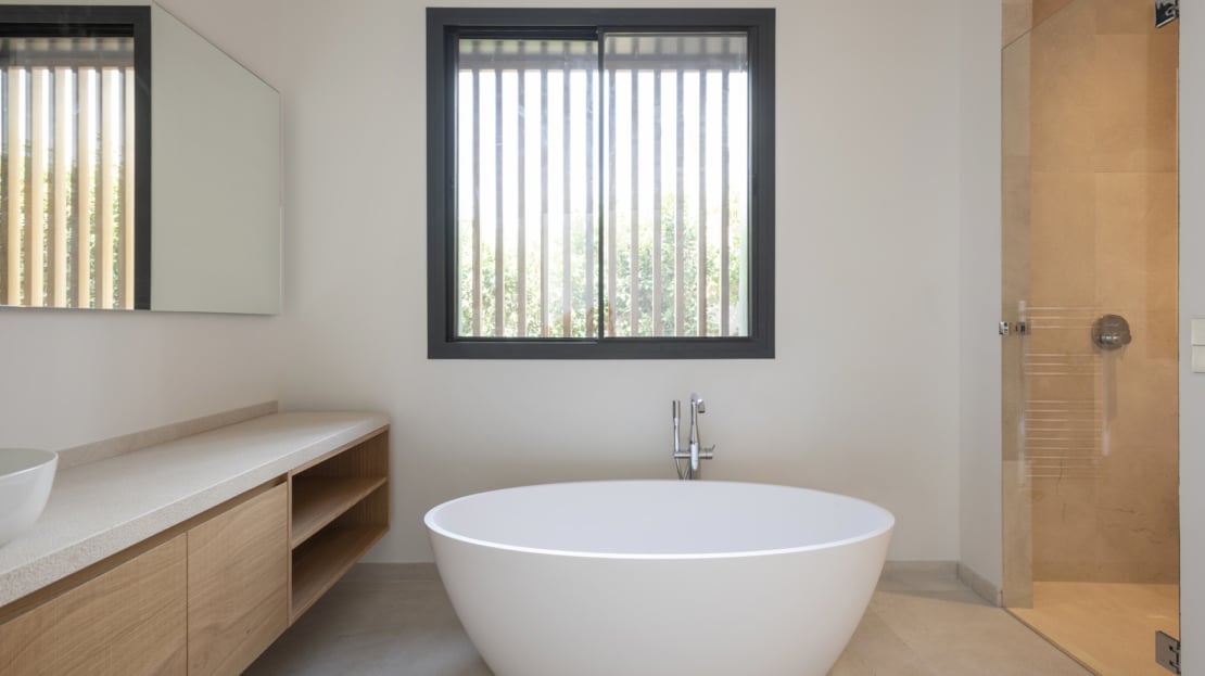 V-4697 ERSTBEZUG! Beeindruckende Neubau Villa in Portals Nous mit herrlichem Meerblick