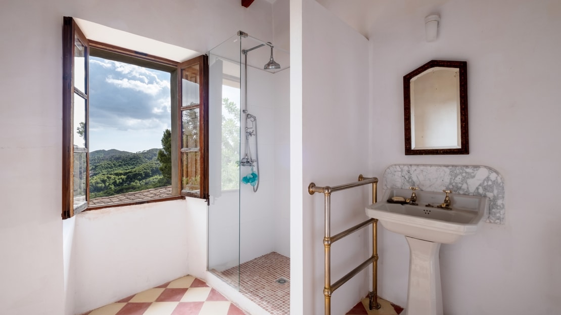 F-4366-98 Charmante Finca in Andratx mit Pool, viel Privatsphäre und Fern-Meerblick