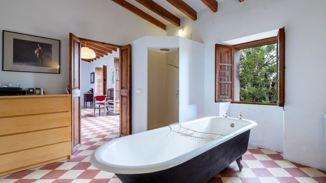 F-4366-98 Charmante Finca in Andratx mit Pool, viel Privatsphäre und Fern-Meerblick