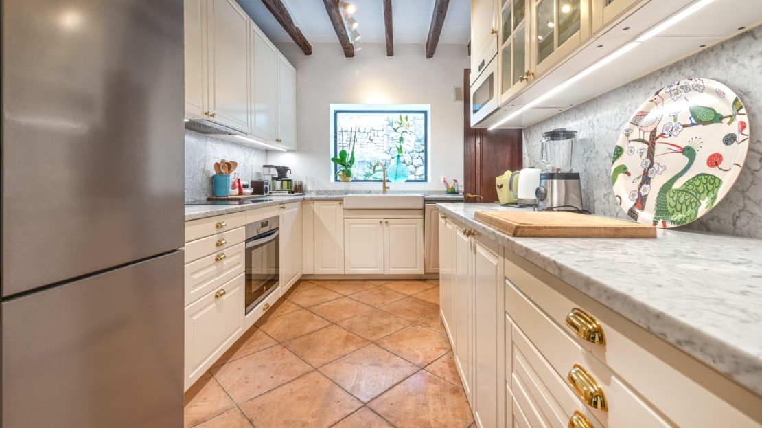 F-2301 Finca mit drei Gästehäusern mit großer Pool-Landschaft und Ferienvermietungslizenz in Cala San Vicente