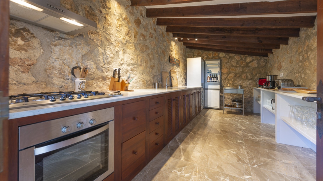 F-2301 Finca mit drei Gästehäusern mit großer Pool-Landschaft und Ferienvermietungslizenz in Cala San Vicente