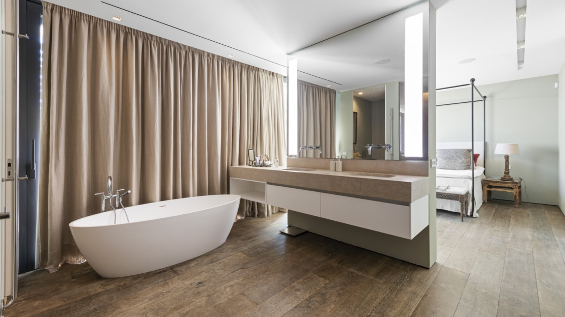 V-4556 Villa in Génova mit in modernem Design & herrlichem Blick auf die Bucht von Palma 17