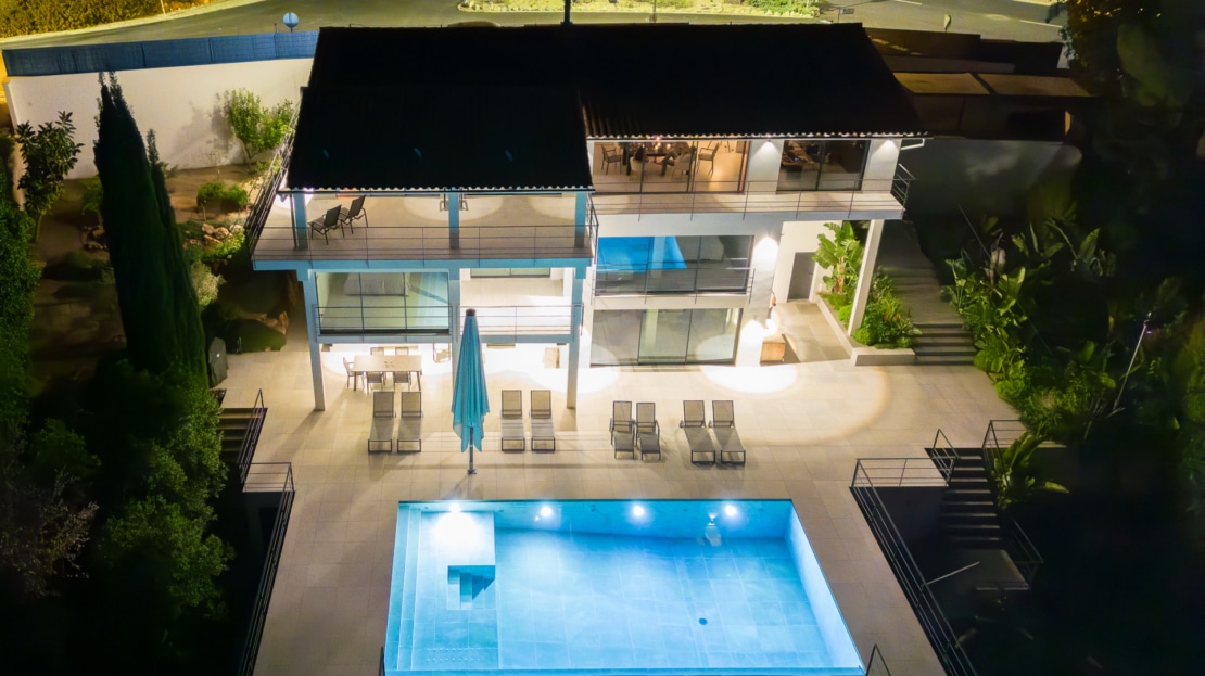 V-4715 Villa in Costa den Blanes mit elegantem, klaren Design und fantastischem Meerblick