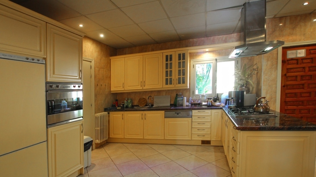 V-1539 Mediterrane Villa auf großem Grundstück mit Pool und Golfblick in Top Lage in Son Vida