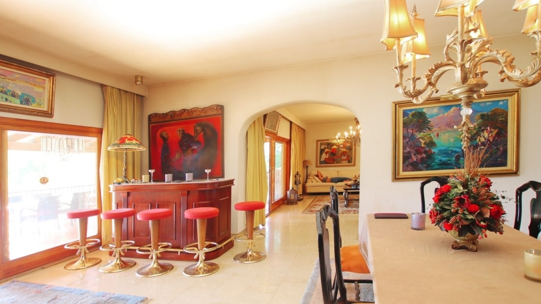 V-1539 Mediterrane Villa auf großem Grundstück mit Pool und Golfblick in Top Lage in Son Vida