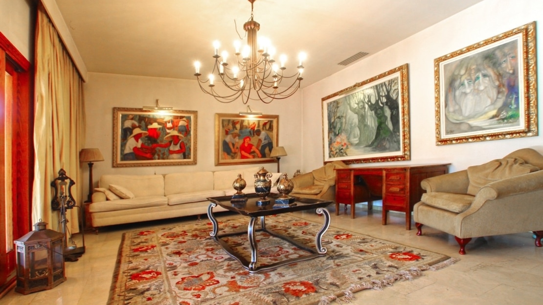 V-1539 Mediterrane Villa auf großem Grundstück mit Pool und Golfblick in Top Lage in Son Vida