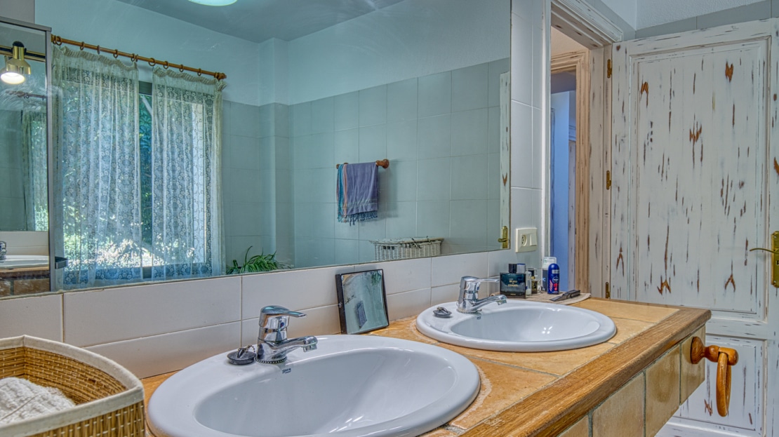 4938 Country house on large plot near Esporles with pool and stunning mountain views 35