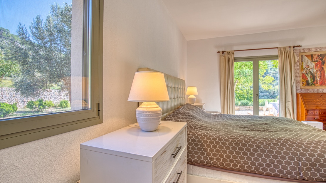 4938 Country house on large plot near Esporles with pool and stunning mountain v