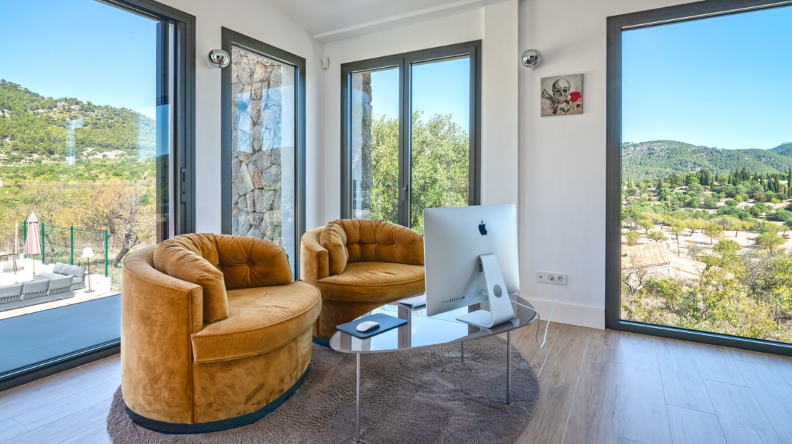 V-4335 Luxuriöse Designervilla mit atemberaubendem Panoramablick auf die Sierra de Tramuntana in Es Capdellà