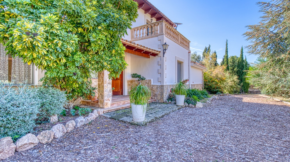 4938 Country house on large plot near Esporles with pool and stunning mountain v