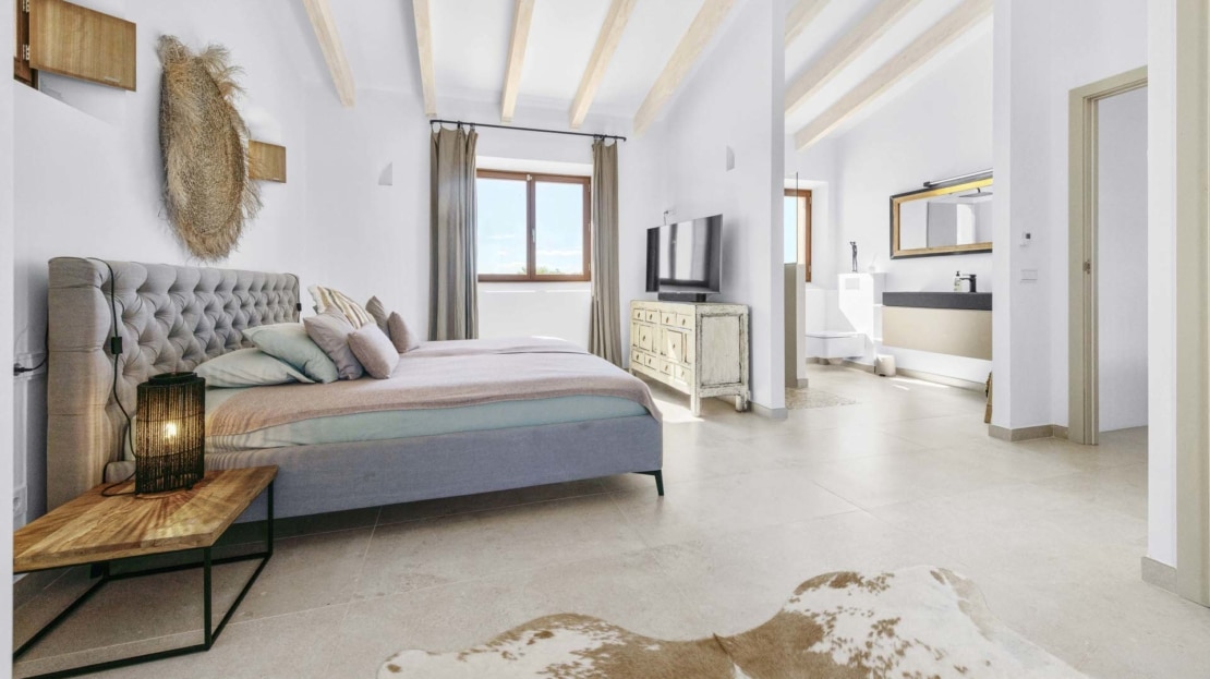 F-4860 Fantastic natural stone finca in Ses Salines with absolute privacy, large pool and panoramic views6